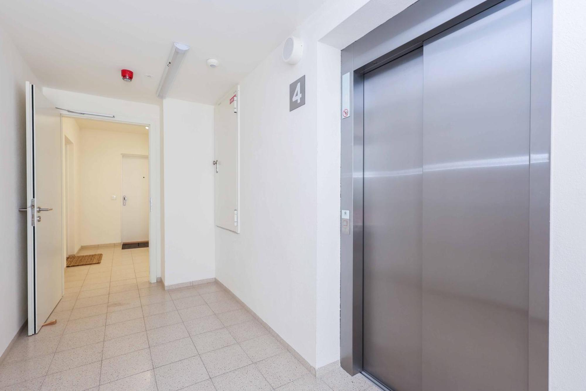 Downtown Luxe Retreat- Konventna Apartman Pozsony Kültér fotó